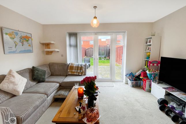 3, Tarecroft Way, Witham photo 4