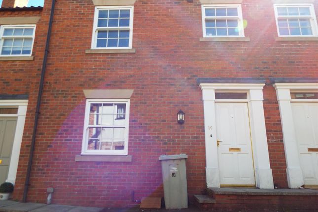 Thumbnail Terraced house to rent in Mawers Yard, Kidgate, Louth
