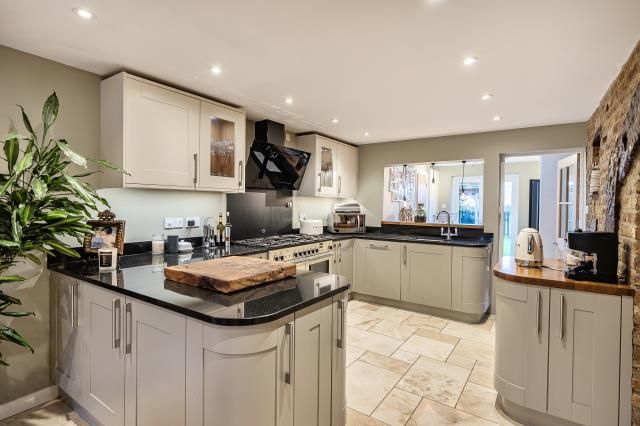 24, Snowhill Cottages, Chesham photo 4