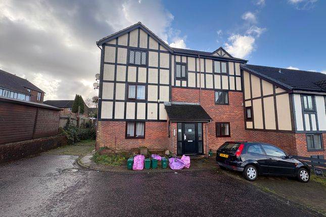 5 Cranmer Court, Swansea photo 2