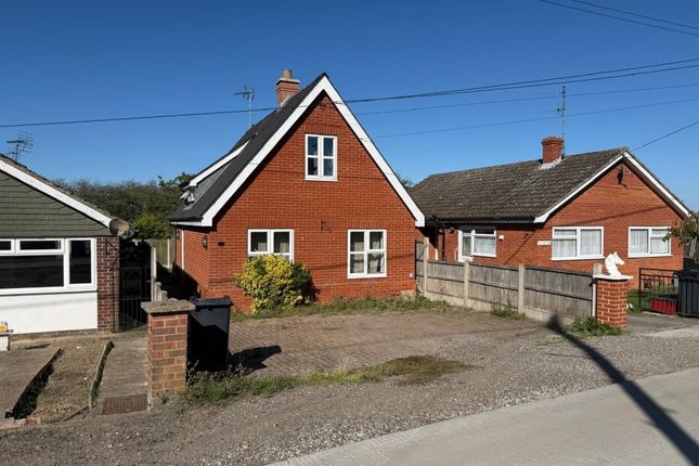 2-bed bungalow on Dawn Cottage, Alpha Road, Clacton-On-Sea, £170,000