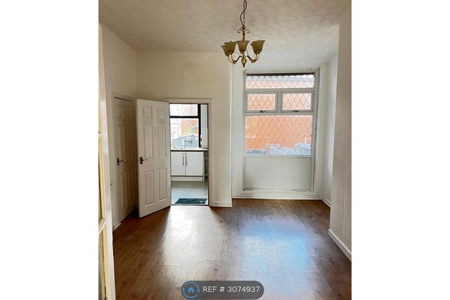 Cheapside, Middleton, Manchester photo 5