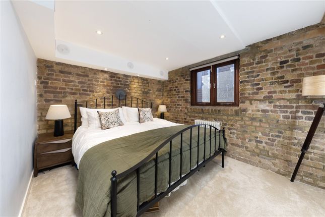 Flat for sale in Granary House, 2 Hope Wharf, London