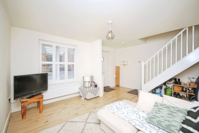 7, Blackberry Lane, Warwickshire photo 3