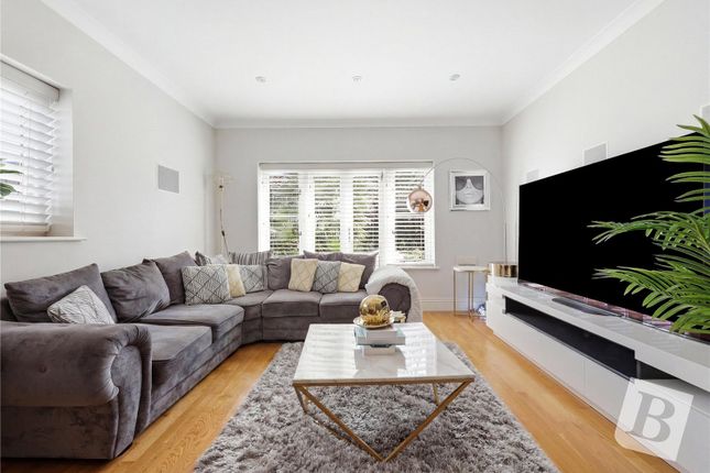 2, Louvain Drive, Essex photo 2