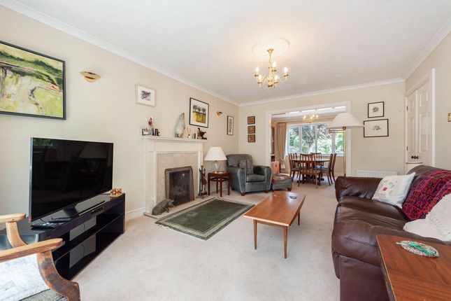 54, Plainwood Close, Chichester photo 3