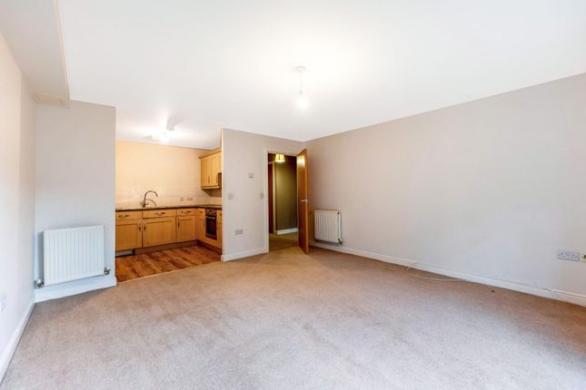 Flat for sale in Esparto Way, South Darenth, Kent