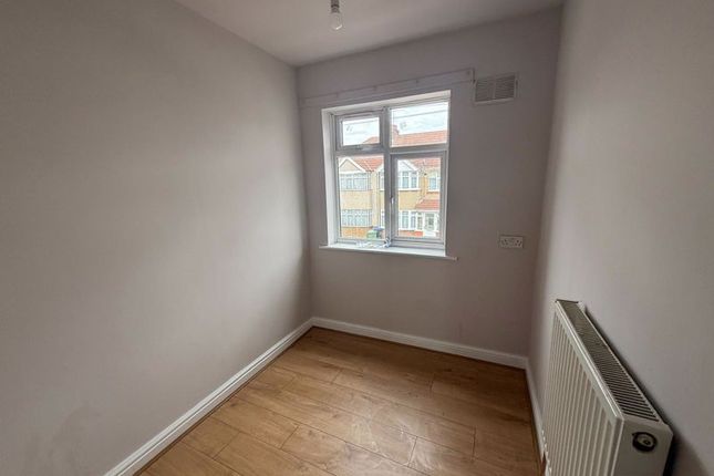 8, Seaton Road, Wembley photo 5