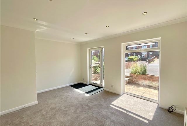 69, Ringwood Road Brimington, Chesterfield photo 2