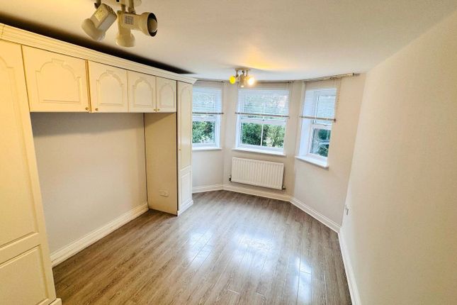 Sovereign Court, 16, Northwood, Hillingdon, Greater London photo 5
