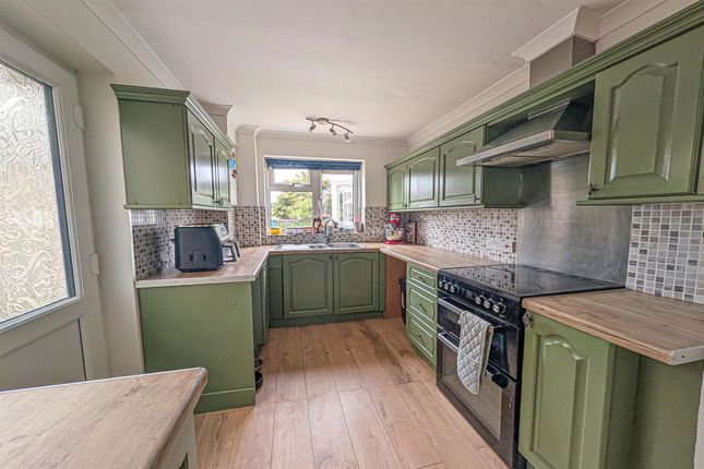 128, Windsor Road, Newmarket photo 2