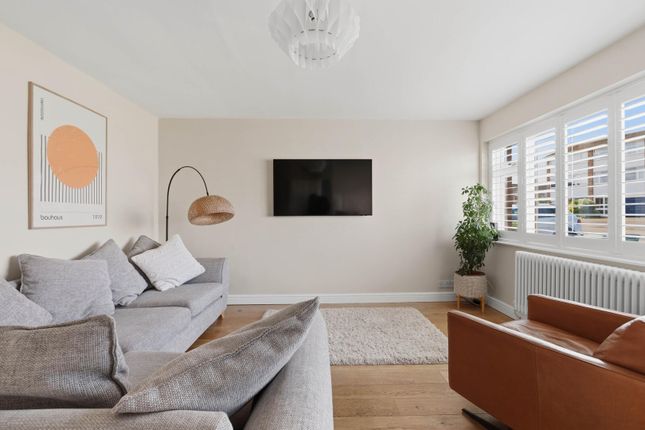 4, Knightley Close, Leamington Spa photo 4