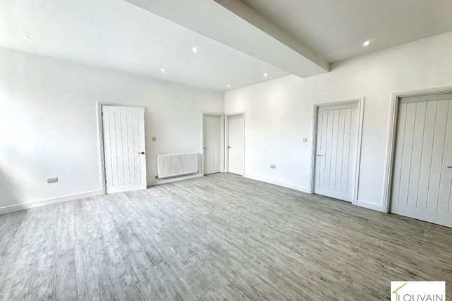 70A High Street, Pontypool photo 5