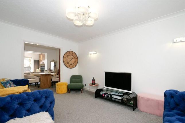 3, Cromwell Court, Bradford photo 4