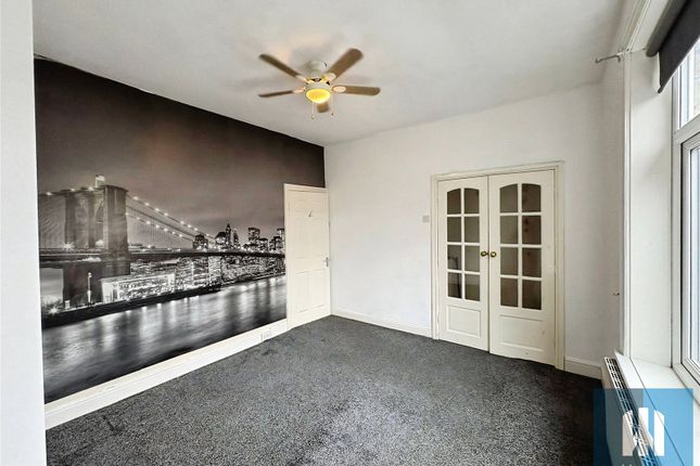 28, Stonehyrst Avenue, Dewsbury photo 5