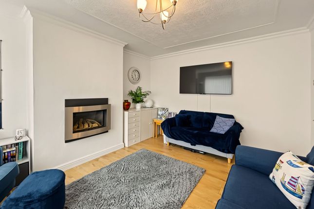 2 Haddon Close, Bury photo 3