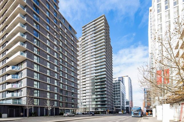 Flat to rent in Cassia Point, Glasshouse Gardens, London