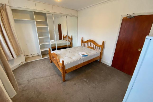 Room to rent in Rosslyn Crescent, Harrow-On-The-Hill, Harrow