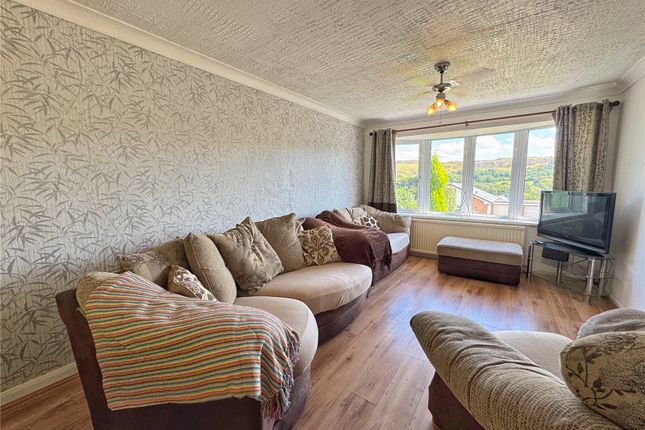 6, Fernhill Crescent, Rossendale photo 3