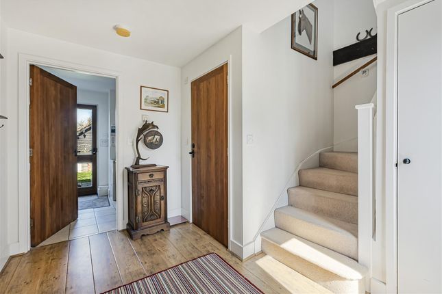 6 High Leigh Barns, Box Lane, Hoddesdon photo 2