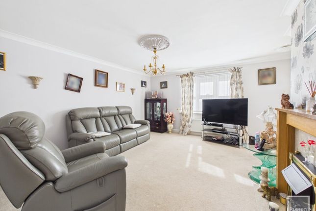 4, George Lowe Close, Norwich photo 3