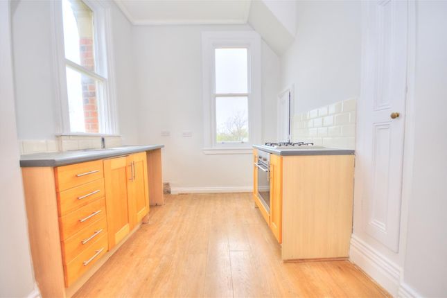 Flat 5 Treleaven House, 18, Blundellsands Road West, Liverpool photo 3