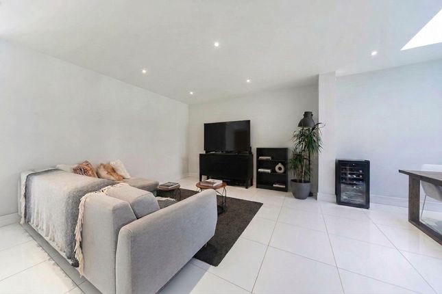 86 Burnley Road, London photo 4