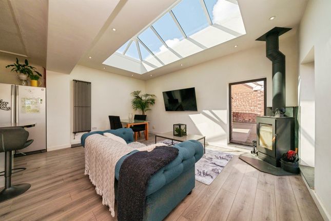 11, Broadway, Wirral photo 4