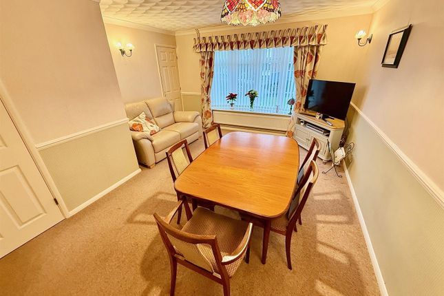 20, Ashwood Close, Great Yarmouth photo 4