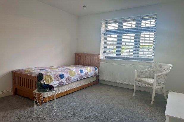 Room to rent in Crescent Drive South, Brighton