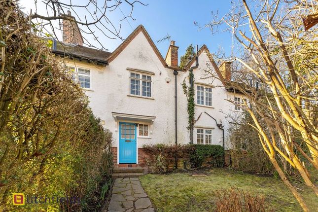 Thumbnail Terraced house for sale in Oakwood Road, Hampstead Garden Suburb