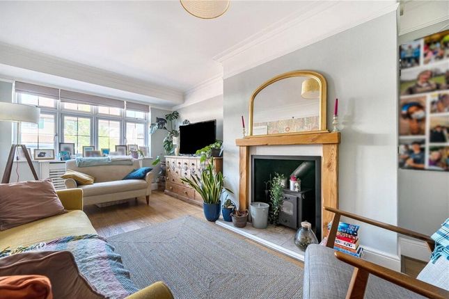 6, Coleson Hill Road, Farnham photo 4