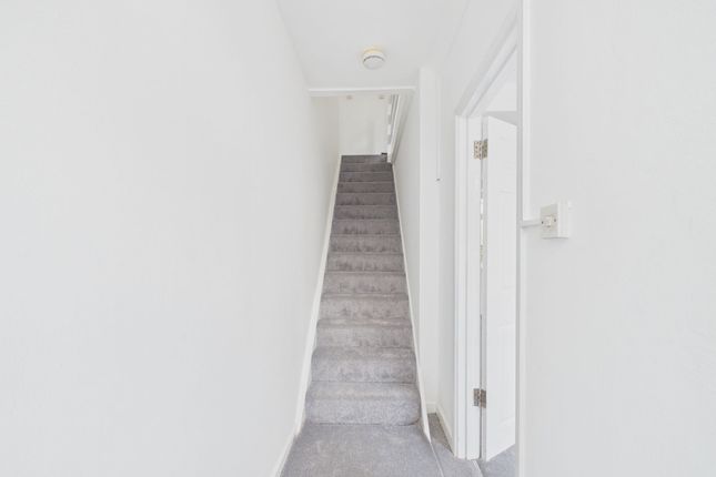 26 Llewellyn Street, Barry photo 2