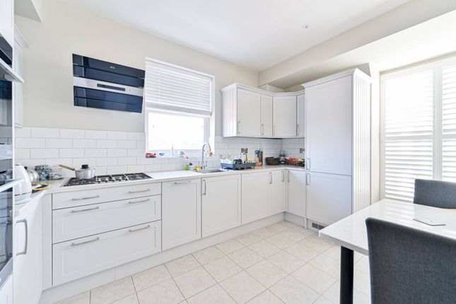 Flat for sale in Fishers Close, Streatham Hill, London