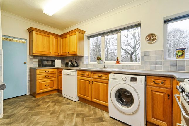 27, Allerton Grange Vale, Leeds photo 3