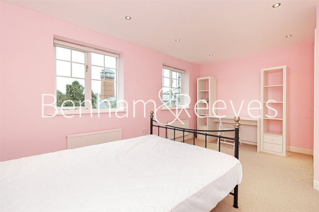 4, Elizabeth Fry Place, London photo 3