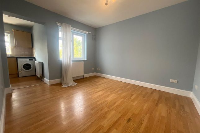 138b, Windsor Avenue, Middlesex photo 2