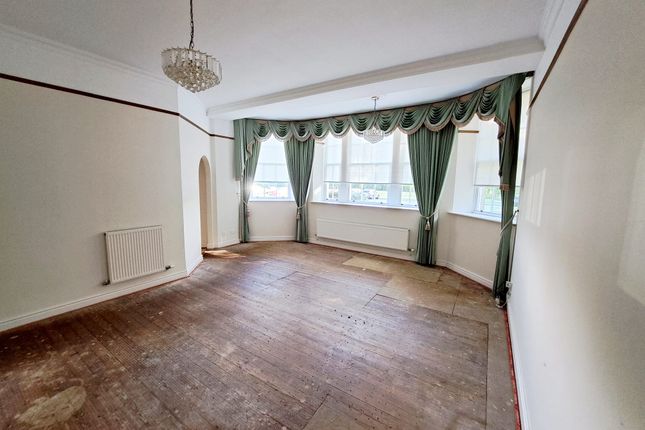 6, Speer Court, Thomas Wyatt Road, Devizes photo 2