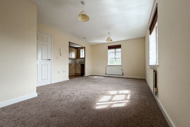 162 Massingham Park, Taunton, Somerset photo 2