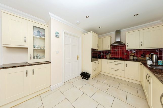 2, Clos Bronheulog, Carmarthenshire photo 4
