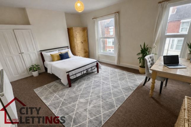 17, Burford Road, Forest Fields photo 3