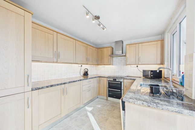 31, Russet Close, Bristol photo 3