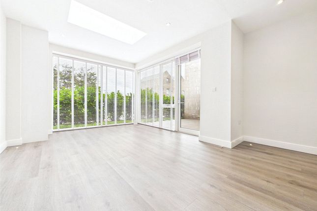 2, Pangea Court, Rainham photo 2