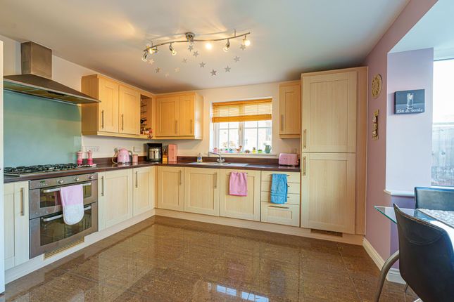34 Grayson Way, Cwmbran photo 3