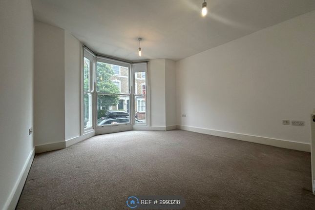 Flat, Reighton Road, London photo 5