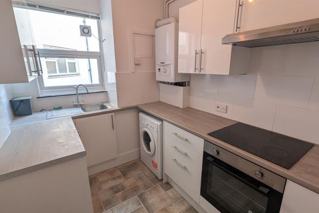 7, Clarendon Court, Southsea photo 2