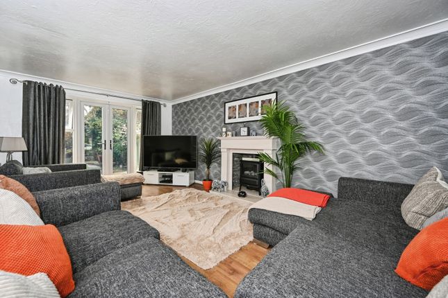12, Hadleigh Close, Cheshire photo 3