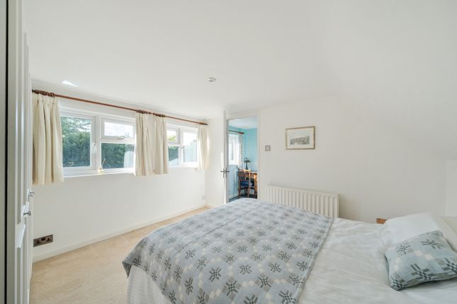 Briar Way, Guildford photo 4