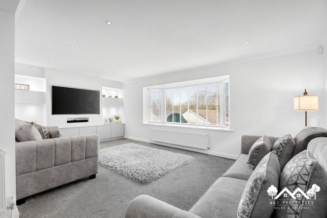 5, Earls Drive, Darwen photo 2