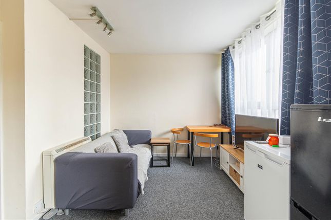 Flat 2, Reid House, 7 Hunters Road, Newcastle upon Tyne photo 2